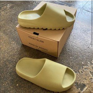 Yeezy Sildes